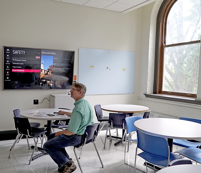 Doug Mills in Noyes Laboratory