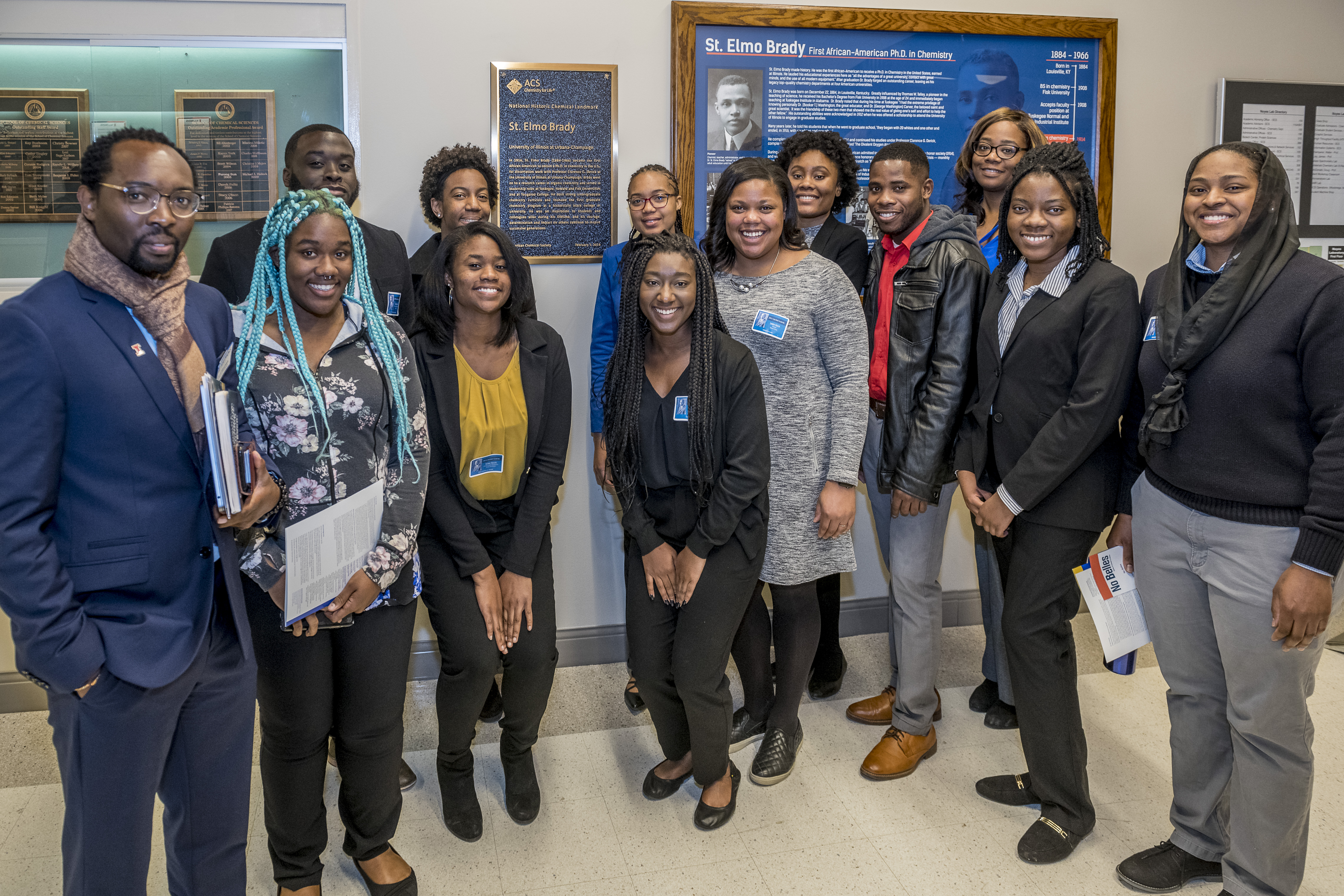 Dr. Lloyd Munjanja and some visiting and U of I students