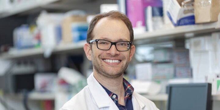 Head shot of Daniel Heller in the lab