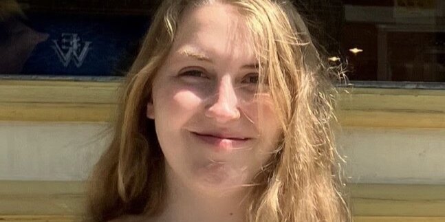 Head shot of Zoe Burkhardt