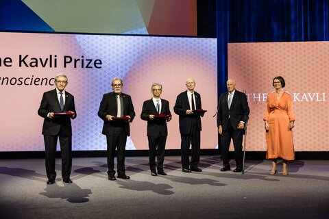 Ralph Nuzzo and other Kavli Prize Laurates on stage