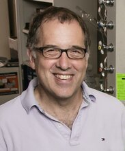 Head shot of Andrew Gewirth in the lab