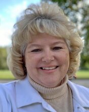 Head shot of Jackie Miller
