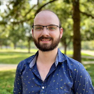 Head shot of Jack D'Amelio in an outdoor setting