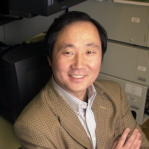 Head shot of professor Yi Lu
