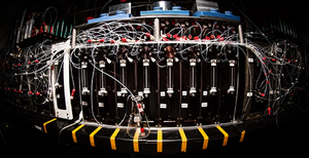 molecule-making machine