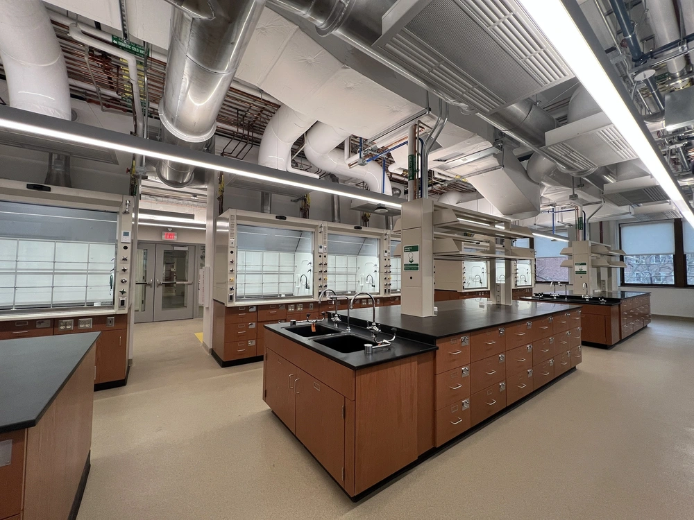 wide angle photo of the new lab space