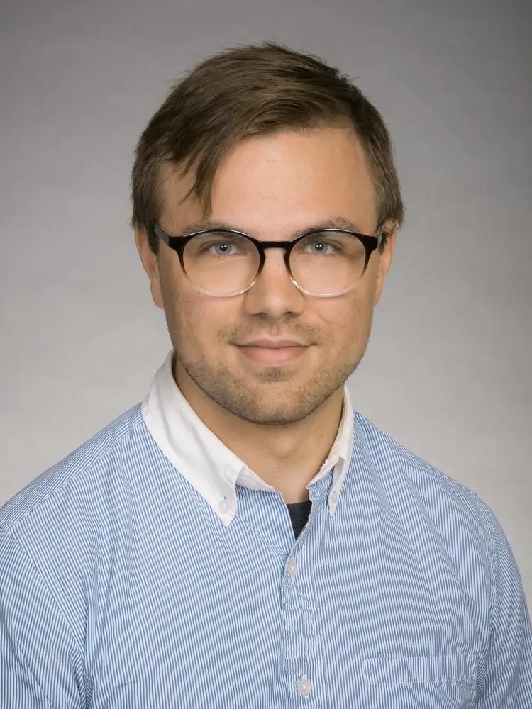 Headshot of Timothy Trinklein